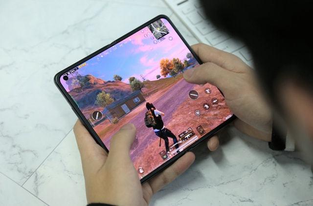 和平精英免越狱辅助【Koi】苹果IOS免签名半火辅助